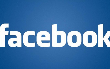 Nem bír a Facebook egy használója korával
