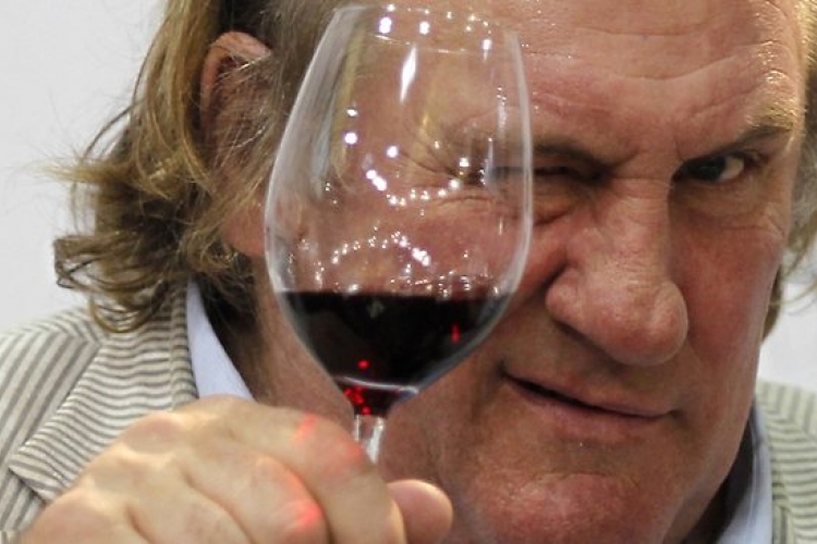 Négyezer euróra büntették Depardieu-t ittas vezetésért