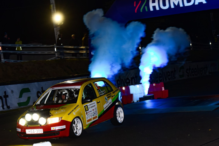 Rally: Boldogok vagyunk!