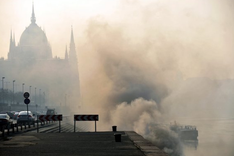 Szálló por - Kedden elrendelhetik a szmogriadó riasztási fokozatát Budapesten