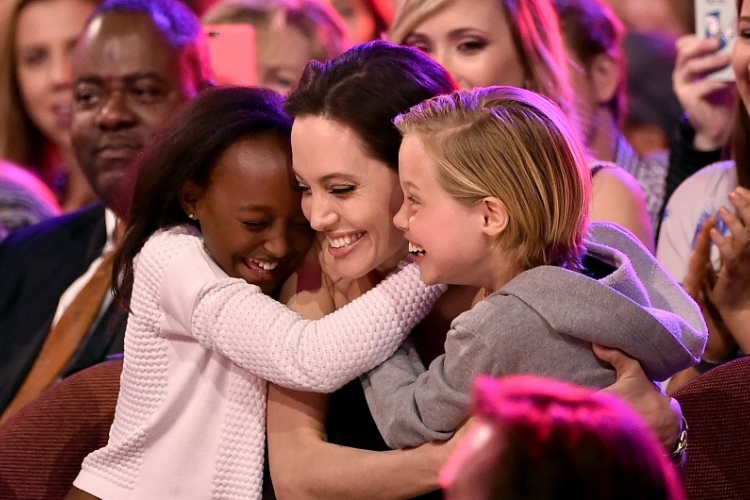 Angelina Jolie a gyerekek kedvenc gonosztevője