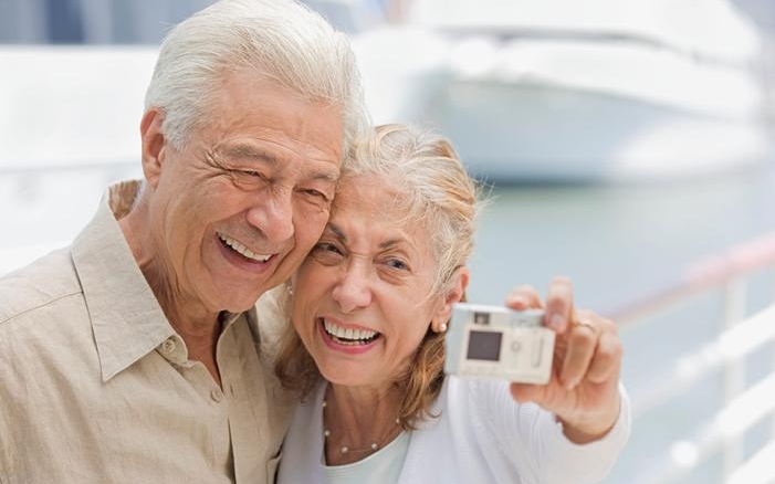 Felmérés: a legtöbben családjukkal és utazással töltenék nyugdíjas éveiket