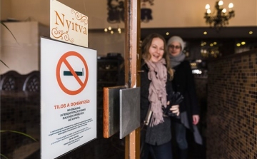 A dohányzást tiltó, többnyelvű táblák kihelyezésének kötelezettsége