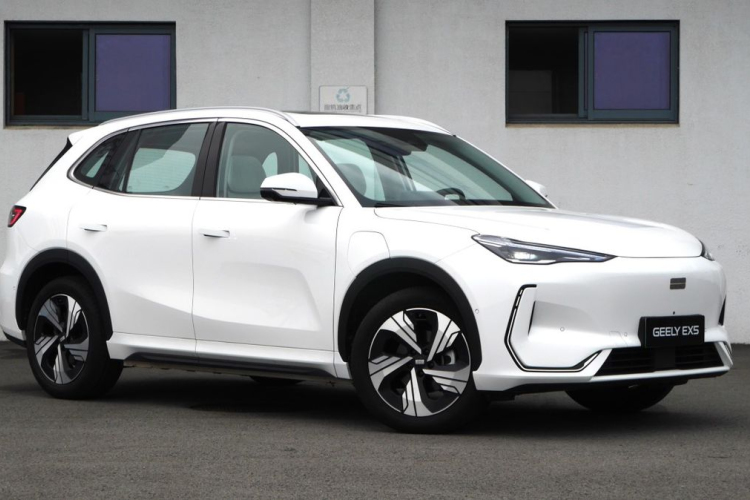 Megjelenik a magyarországi autópiacon a kínai Geely márka