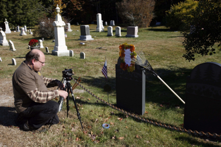 Már 300 költő sírját kereste fel a Holt Költők Társasága alapítója