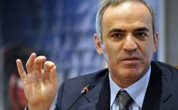 Kaszparov megpályázza a FIDE elnöki székét