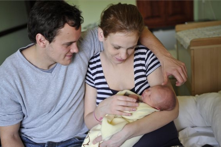 Újévi baba - Az első fővárosi baba a honvédkórházban született