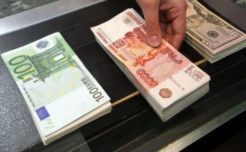 Négy éve nem volt ilyen gyenge a rubel euróhoz képest