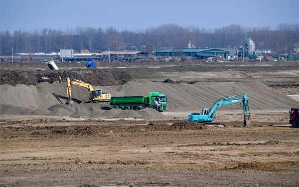 Épül az akkumulátorgyár Debrecen határában