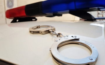 Letartóztattak egy nőket prostitúcióra kényszerítő férfit Pécsen