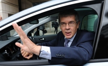 A Peugeot Citroen elnöke lemondott a tiltakozást kiváltó mértékű nyugdíj-kiegészítésről