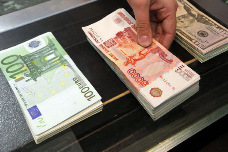 Négy éve nem volt ilyen gyenge a rubel euróhoz képest