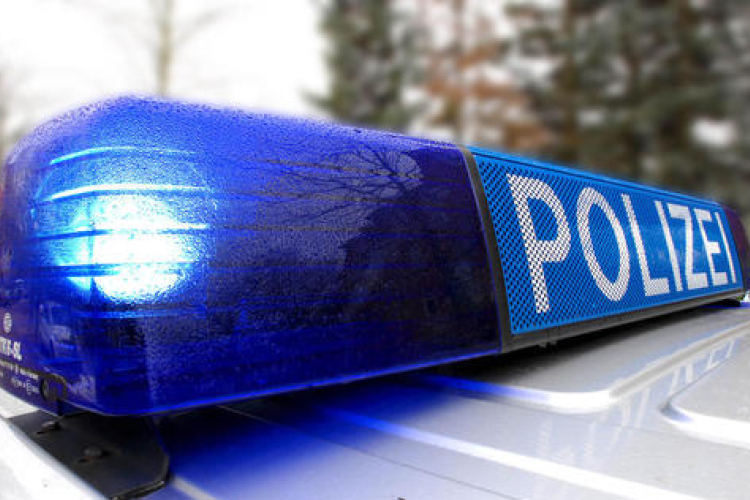 Járókelők közé hajtott egy autós Németországban – ismeretlen azt indítéka