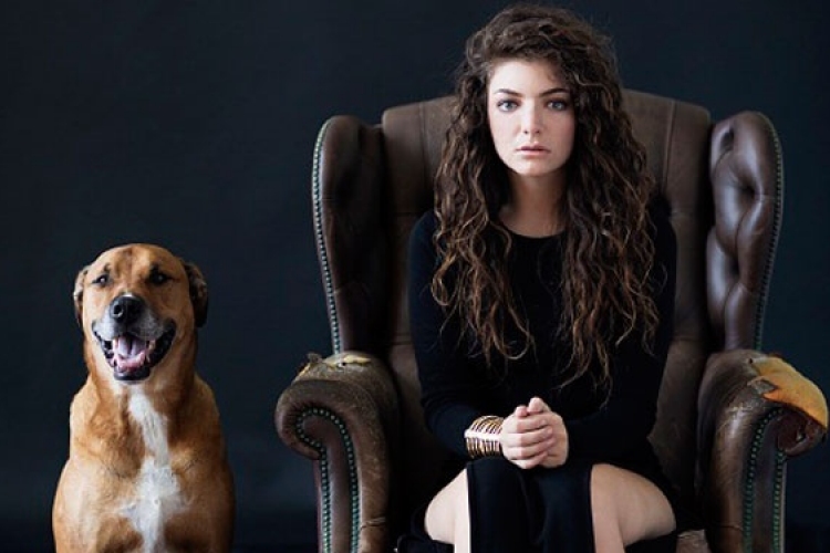 Tizenöt éve Lorde a legfiatalabb előadó a brit slágerlista élén