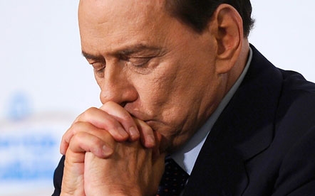 A büntetése letöltésére készülő Berlusconi megváltoztatta állandó lakcímét, házi őrizet