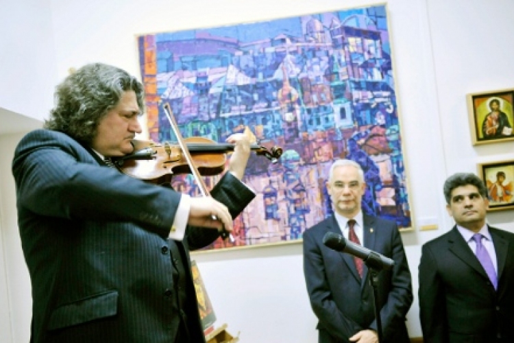 Kiállítás roma festők képeiből a FROKK-ban