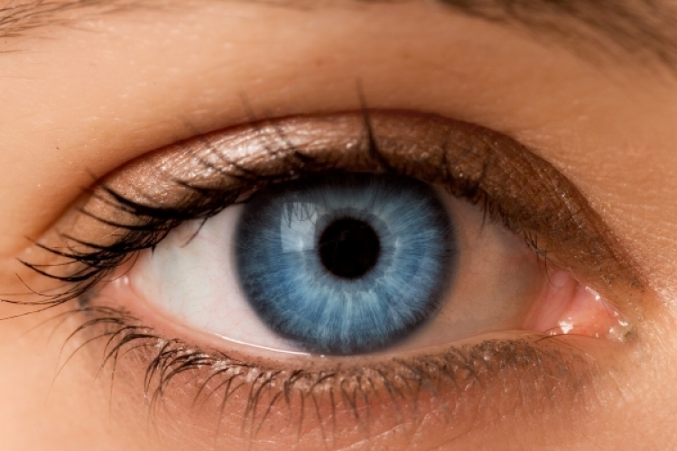 Pénzért változtatható szemünk színe?