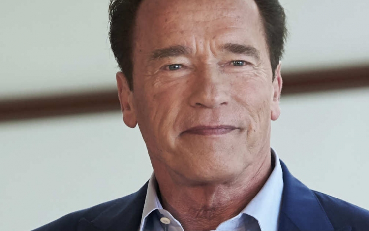 Sürgősségi szívműtéten esett át Arnold Schwarzenegger