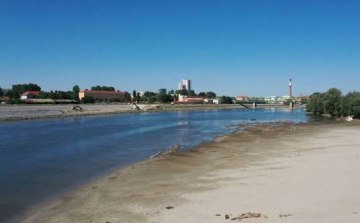 Rekordalacsony a Dráva Eszéknél, hajóroncsokat és rég elfeledett maradványokat tárt fel a meder