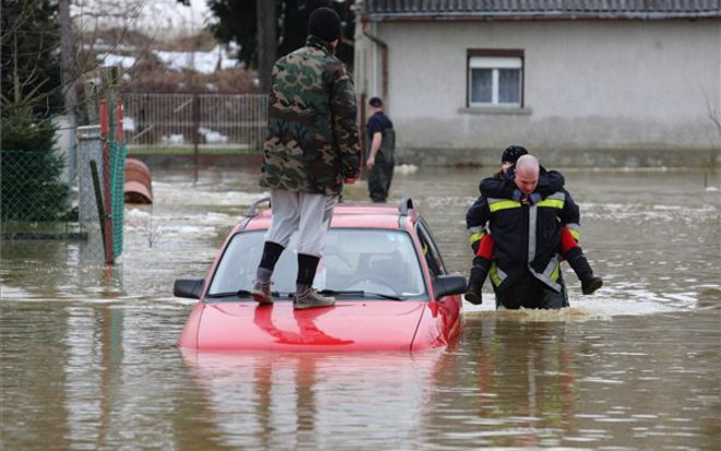 Katasztrófavédelmi kitüntetéseket kaptak a védekezésben részt vevők