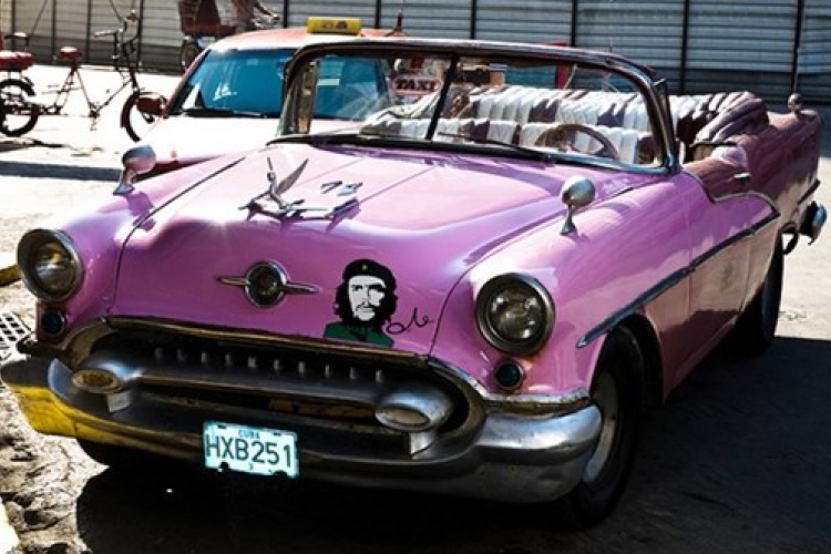 Ötvenöt év után szabad az új autók vásárlása Kubában