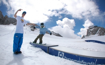 Félmillió forintos összdíjazású pályázatot írt ki a Magyar Snowboard Szövetség