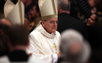 Ferenc pápa felmentett egy konzervatív bíborost egy befolyásos vatikáni bizottságból