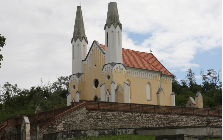 Ismét lesz koncert a sitkei kápolna tövében